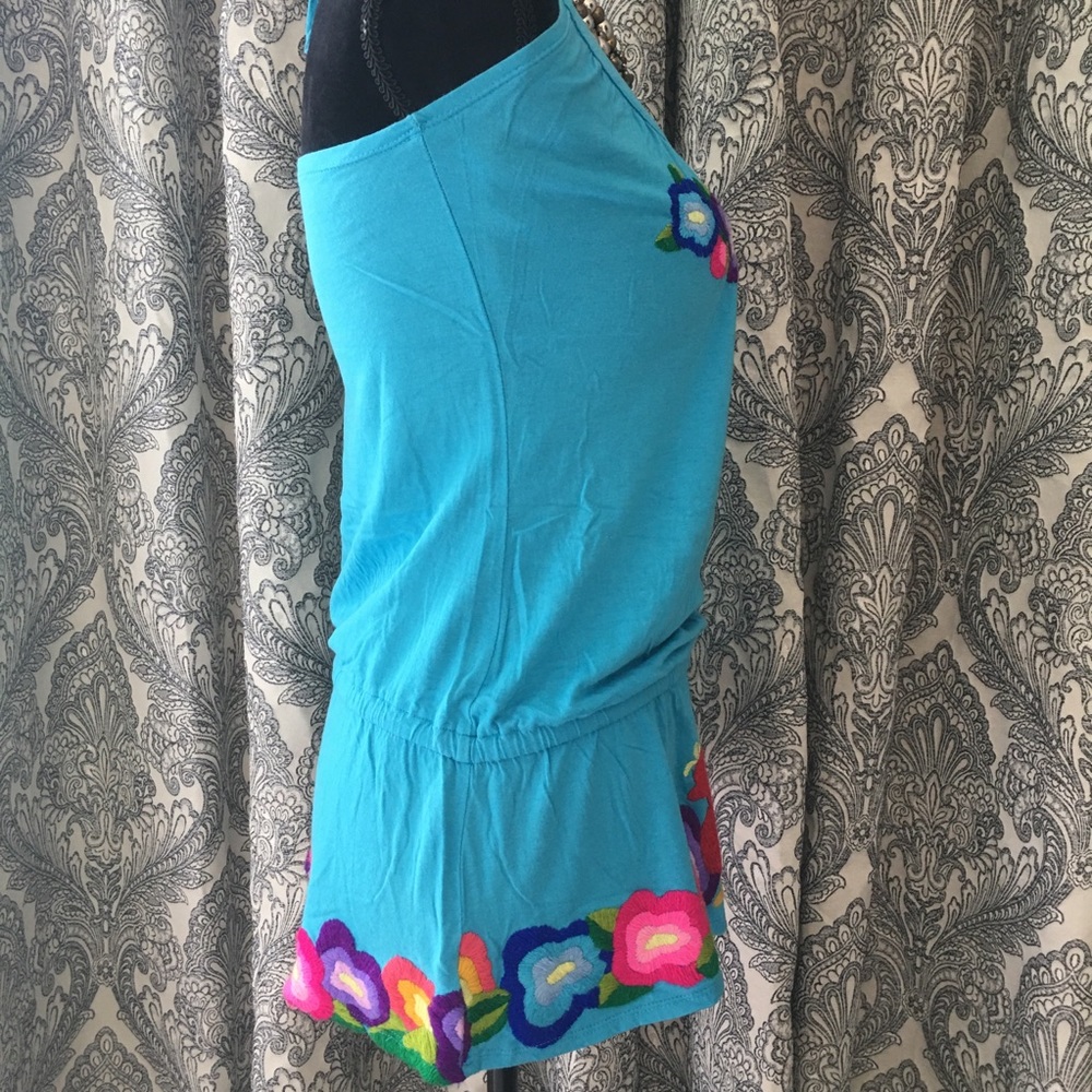 Embroidered blue halter tank - Picture 6 of 8